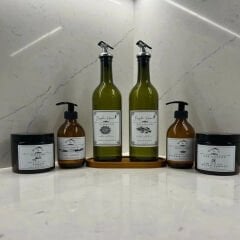 Ahşap Stantlı 3 Lü Set 7 Parça 2 Li Amber Zeytinyağı Şişesi 2 Li Sıvı Sabun Şisesi 2 Li Pamuk Kutusu